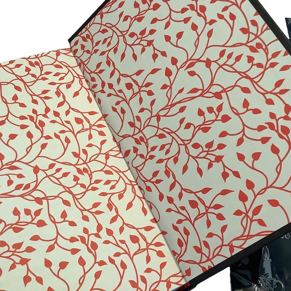 World At Lakesedge Duology Signed with Goodies - Picture 8 of 8